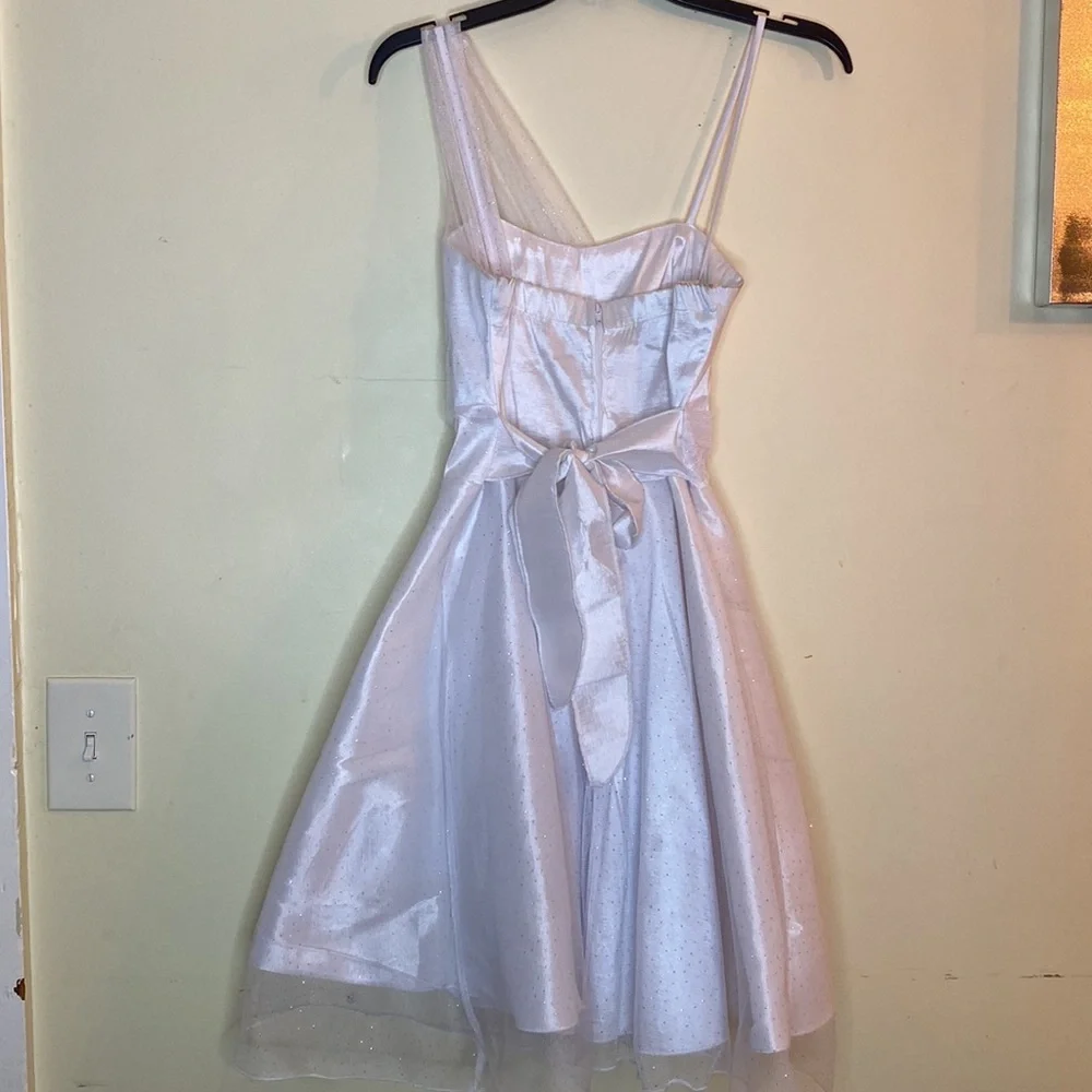 Size medium - Picture 3 of 4